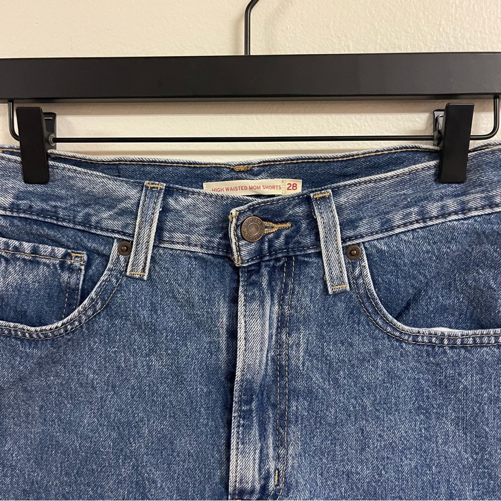 Levi’s shorts - Picture 2 of 3